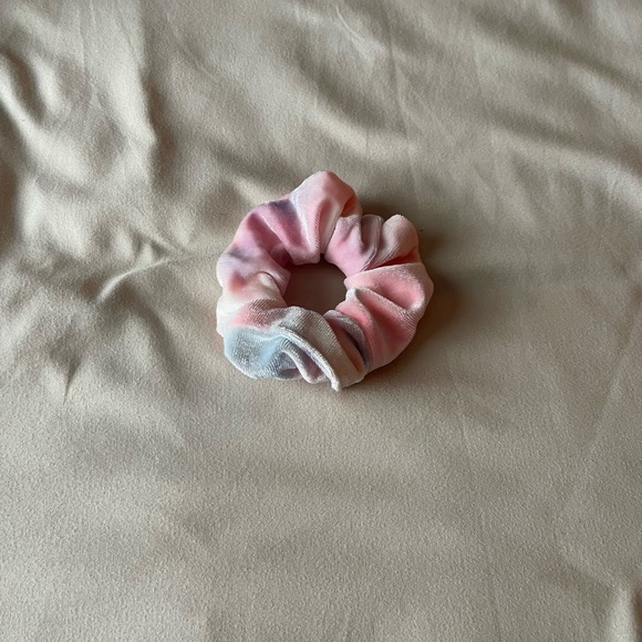 Scrunchies - Picture 9 of 12